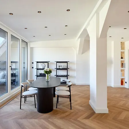 Luxury Family 3 Bedrooms & Views *