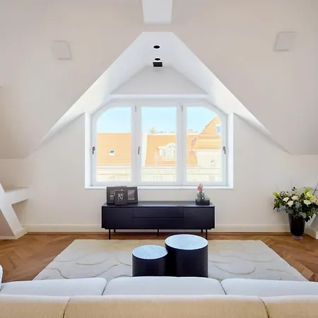 Luxury Family 3 Bedrooms & Views *